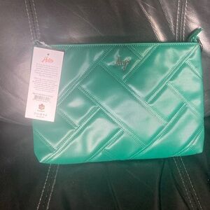 Lug Waltz in Wickedly Green